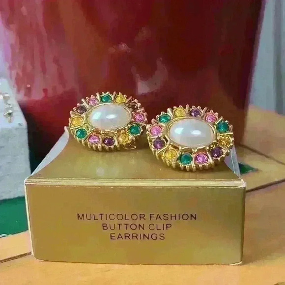 Avon multicolor buttons clip earrings gold tone fuax pearl Rhinestones - Picture 16 of 16